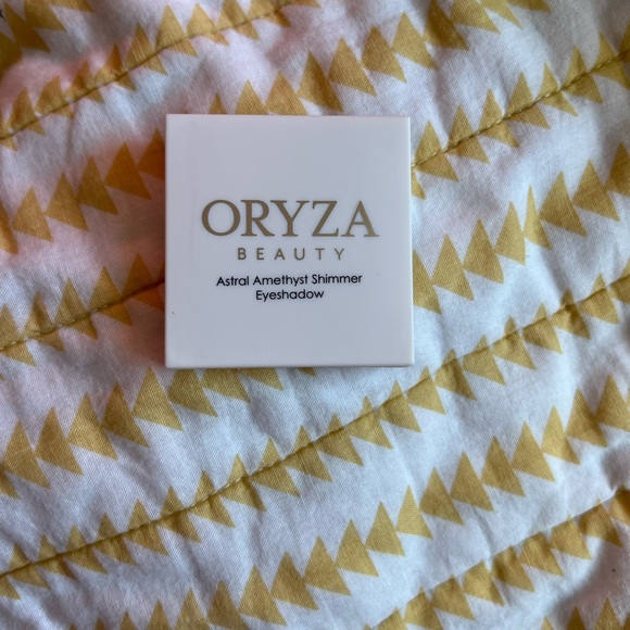 Astral Amethyst Shimmer Eyeshadow - Picture 2 of 2